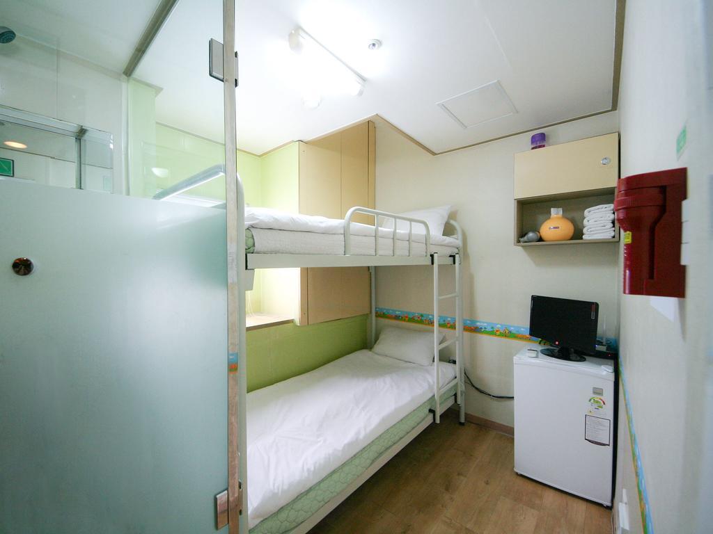 Guesthouse Myeongdong Seúl Habitación foto